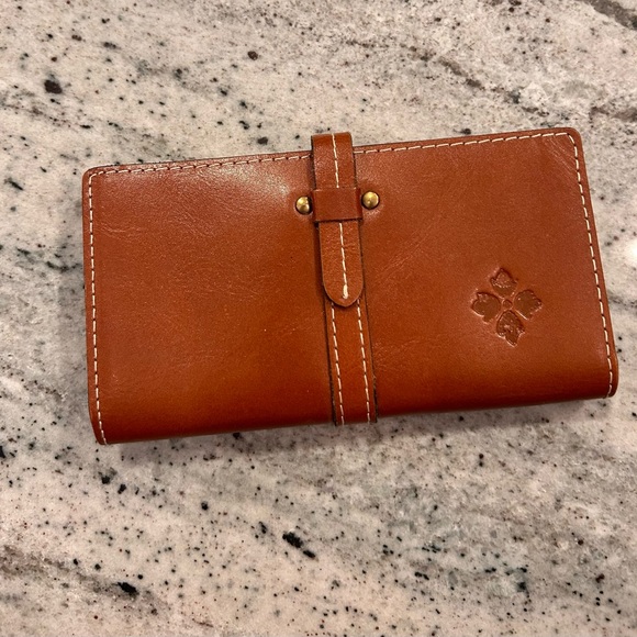 Patricia Nash Heritage bifold tab style wallet - Picture 2 of 9